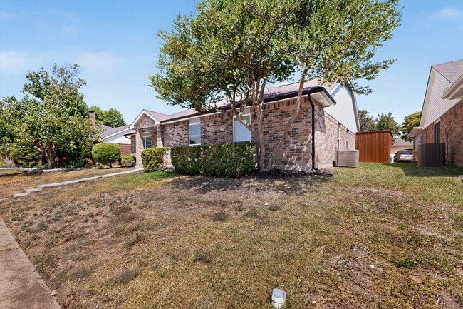 Building Photo - 4420 Seville Ln