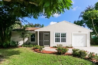 Building Photo - 10683 Aquarius Ln
