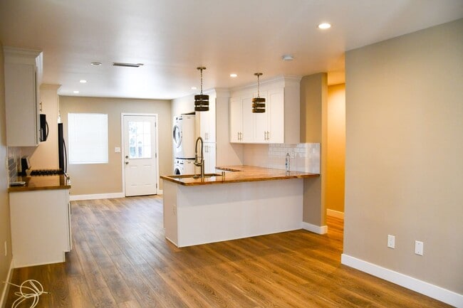 Photo - Orange (874-826) North Apartment