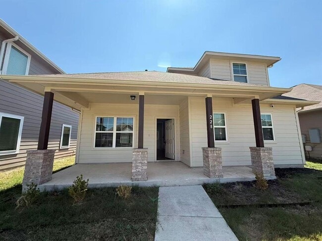 Building Photo - 228 Bent Creek Dr
