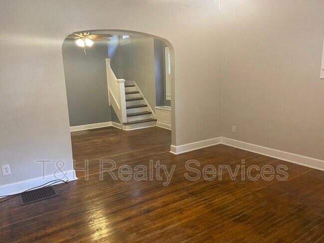 Building Photo - 4220 Carrollton Ave