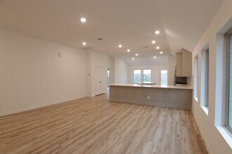 Building Photo - 2511 Chestnut Oak Cir