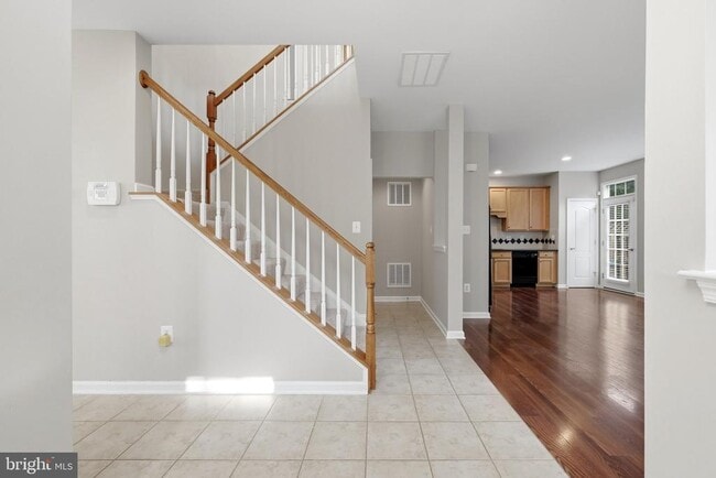 Building Photo - 300 Kintyre Ln