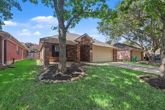 Building Photo - 15403 Court Green Trail