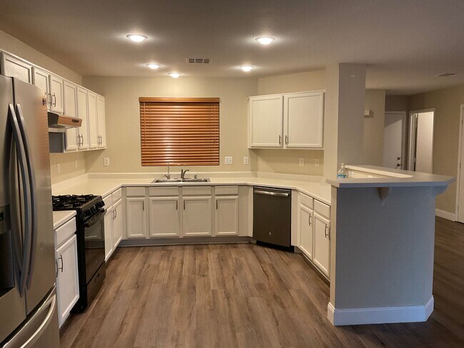 Foto del edificio - Great 1 story home, 3brs, 2bth, 2cg