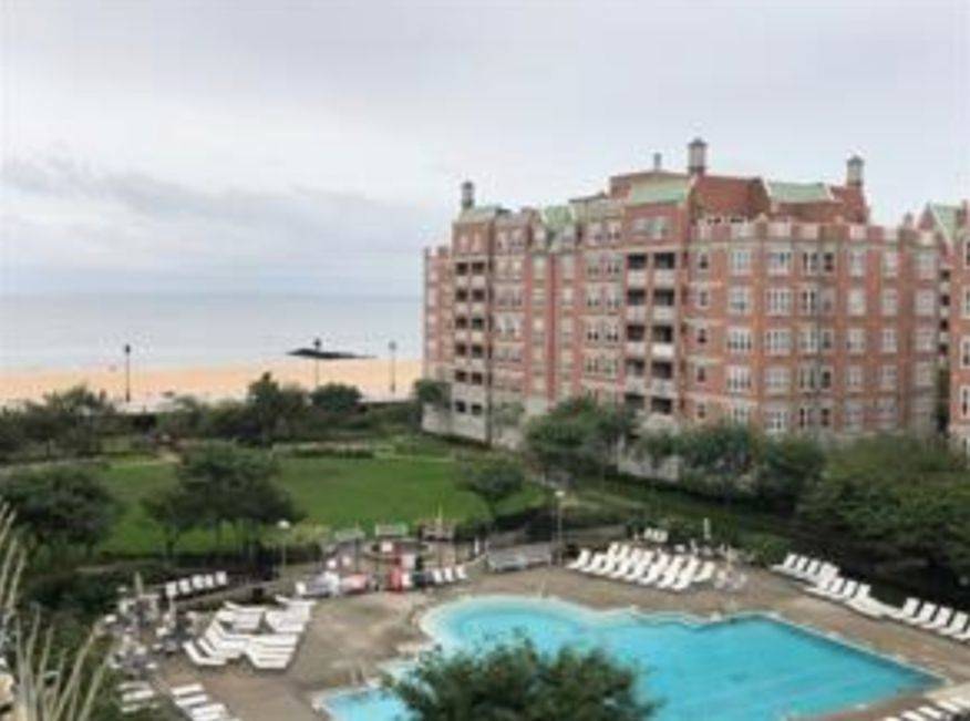 Foto principal - 105 Oceana Dr E