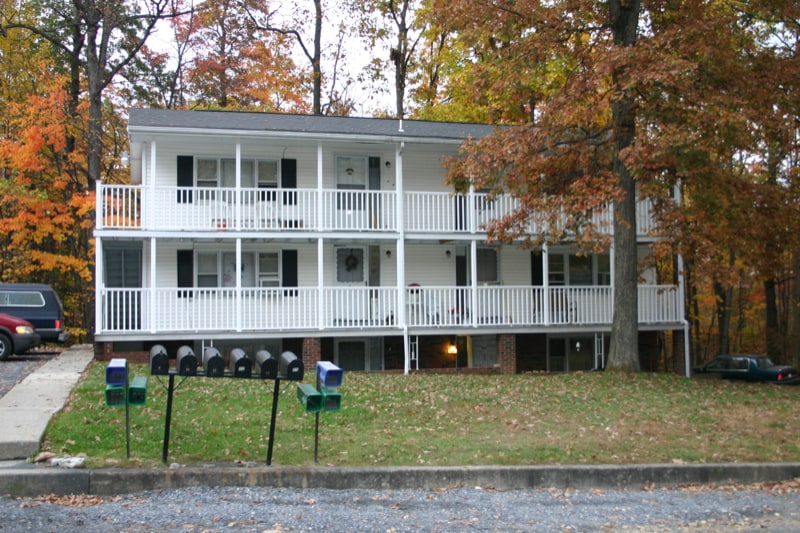 11 Oakwood Dr, Wind Gap, PA 18091 Room for Rent in Wind Gap, PA