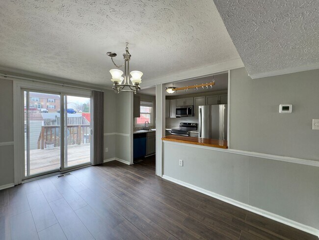 Foto del edificio - 5371 King Arthur Cir