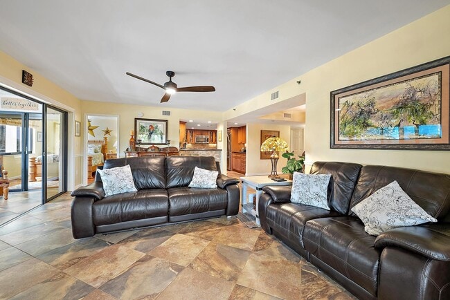 Foto del edificio - 533 Oak Harbour Dr