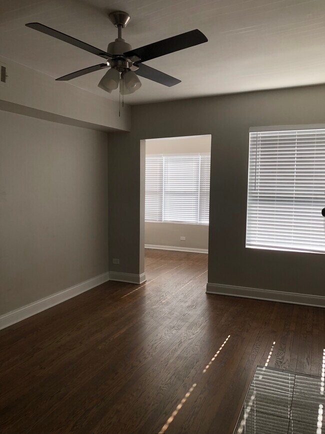 Living Room - 3336 W Potomac Ave
