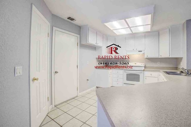 Building Photo - 4923 Morningstar Dr