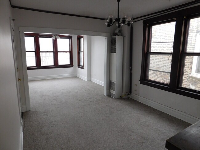 Building Photo - 3551 E 106th St