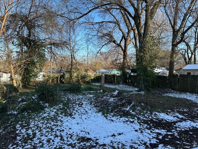 Building Photo - NEW REMODEL