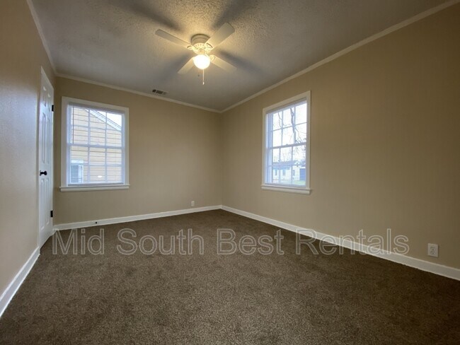 Foto del edificio - 3178 Jade Ln