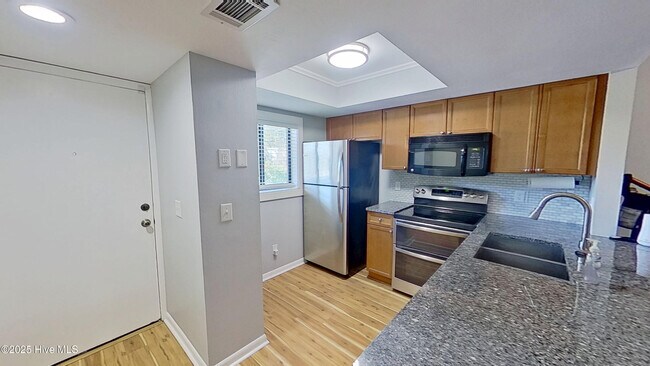 Building Photo - 4547 Holly Tree Rd