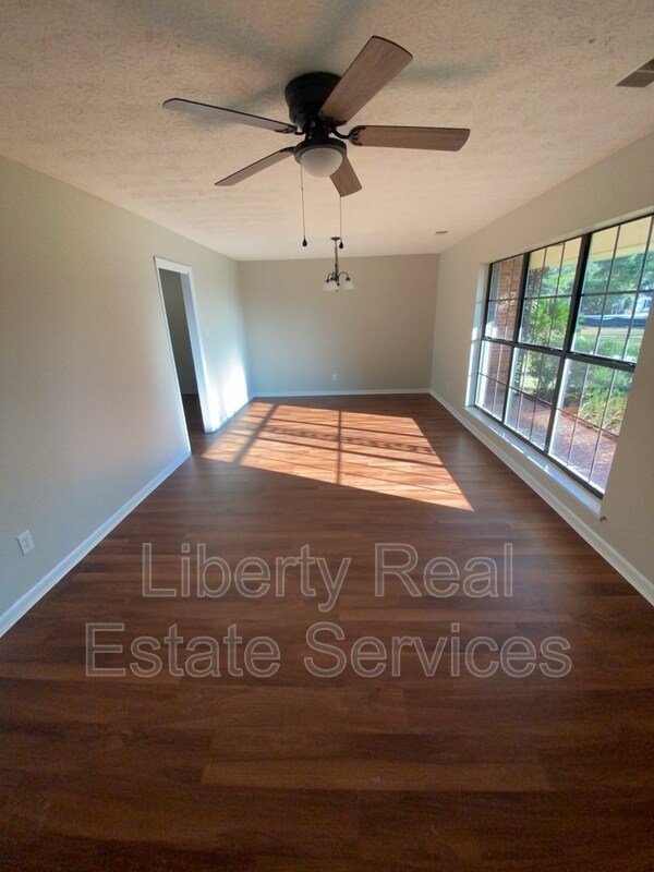 Foto del edificio - 719 S Main St