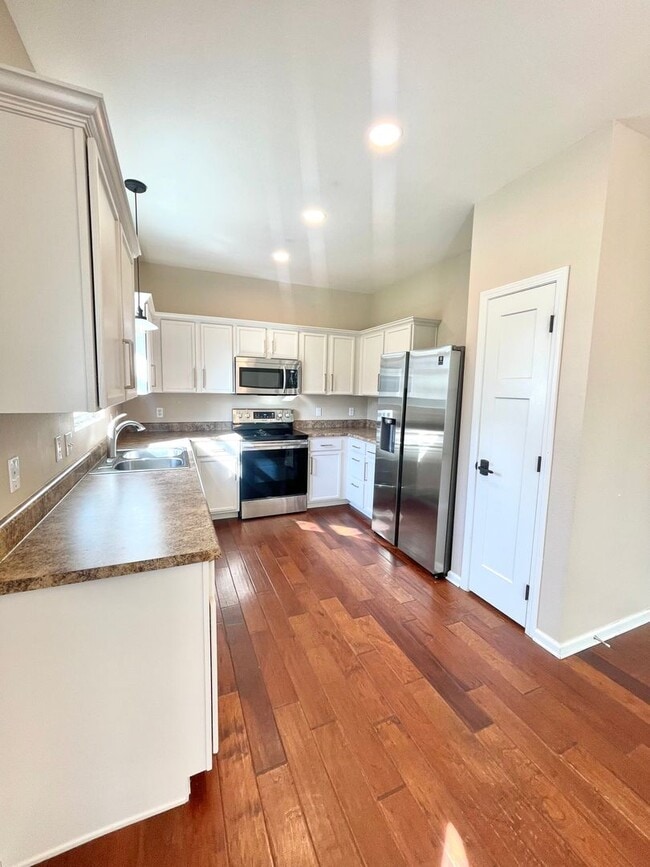 Building Photo - 16510 Loop St