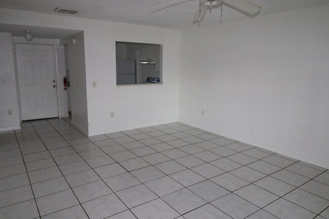 Building Photo - 727 Lucaya Dr