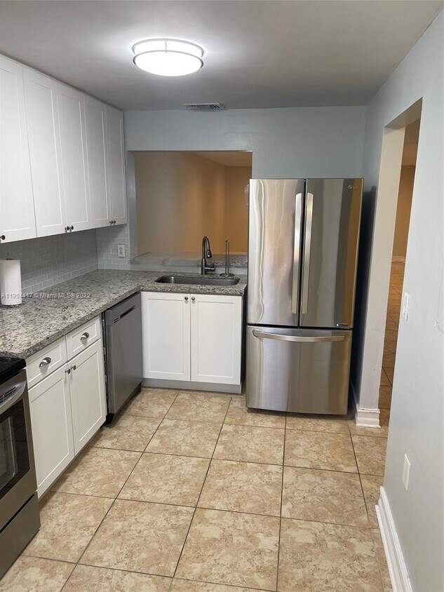 9920 NW 13th Ct, Pembroke Pines, FL 33024 Townhouse for Rent in