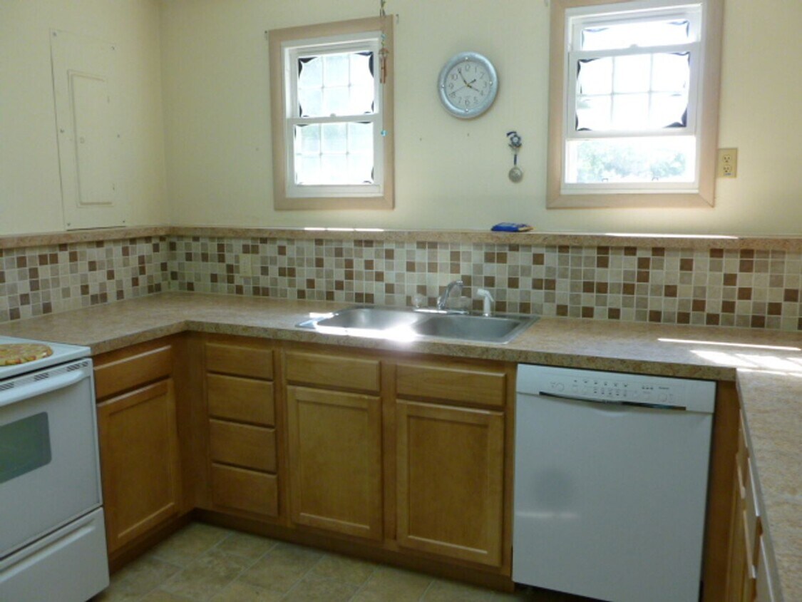 Foto principal - Johnny Cake Hill Rd - 2405