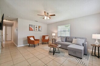 Building Photo - 37329 Magnolia Ave