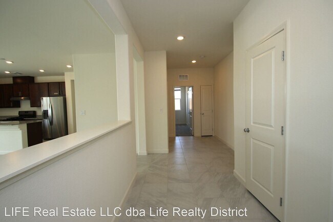 Building Photo - 4 br, 2 bath House - 8765 Crestwood Hills St.