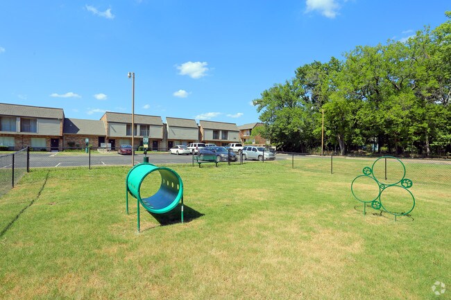 Parque para perros - Bricktown Apartments