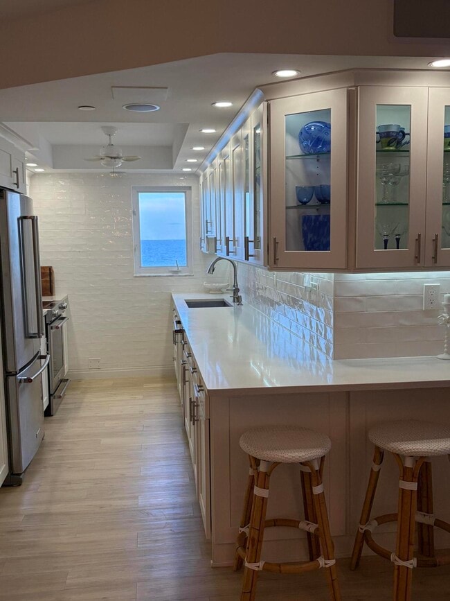 Foto del edificio - 3221 S Ocean Blvd