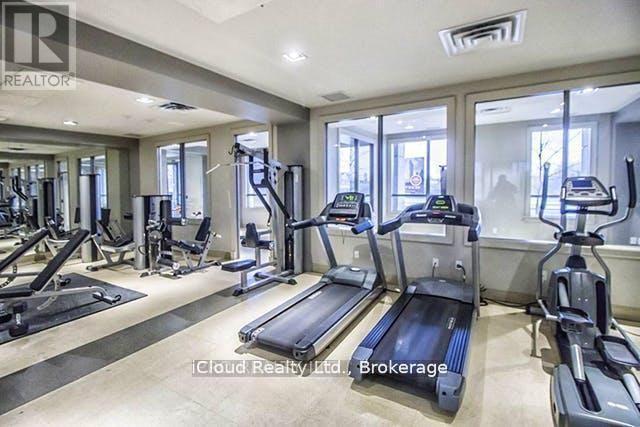 Photo du bâtiment - 388 Prince of Wales Dr