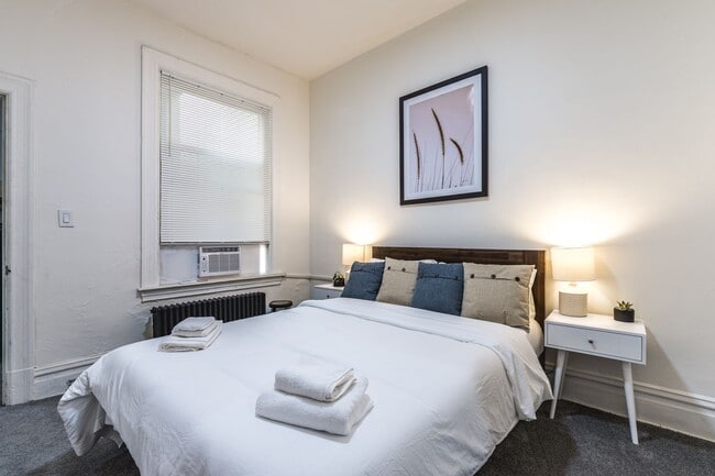 Photo - 4913 Yew St Apartment