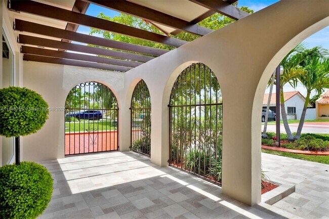 Foto del edificio - 9031 SW 11th St