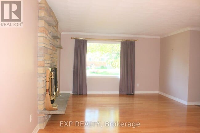 Building Photo - 11 Hillview Rd