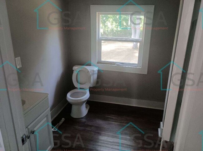 Foto del edificio - 4 Bedroom 2 Bath House!!