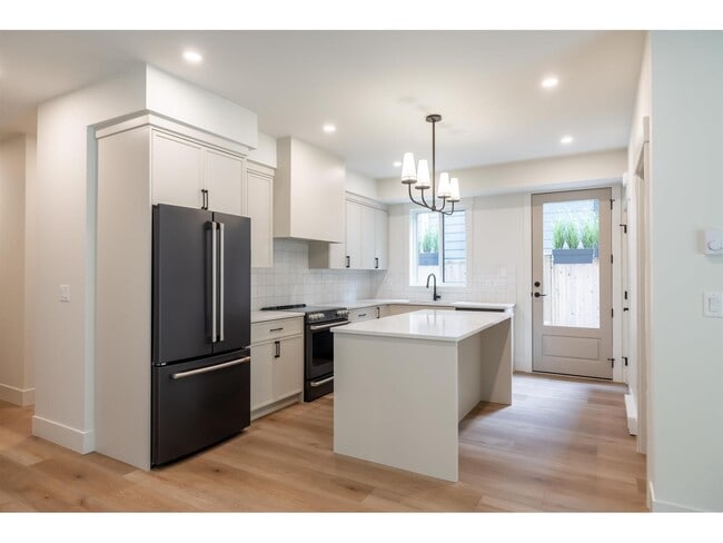 Building Photo - 23128-23196 96 Ave