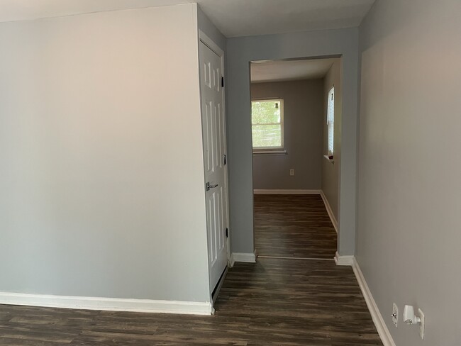 Building Photo - 207 Colleton Rd