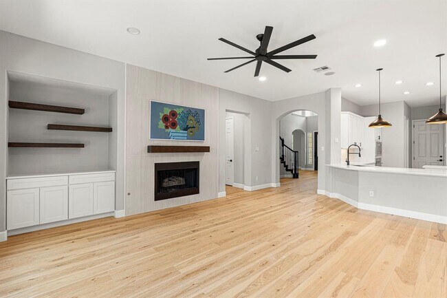 Building Photo - 2705 Quiet Moon Trail