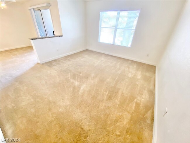Building Photo - 5055 W Hacienda Ave