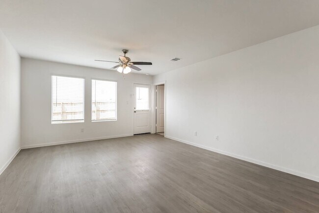 Foto del edificio - 3724 Axis Hl St