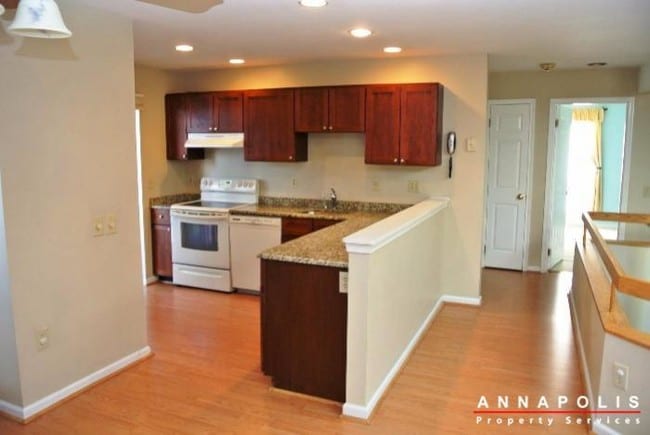 Building Photo - 913 langdon court