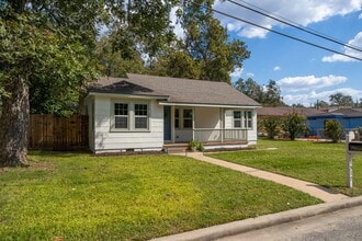 Building Photo - 1517 Live Oak St