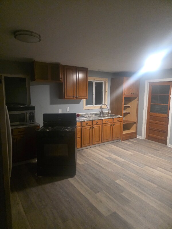 Foto principal - 2409 E 8th St