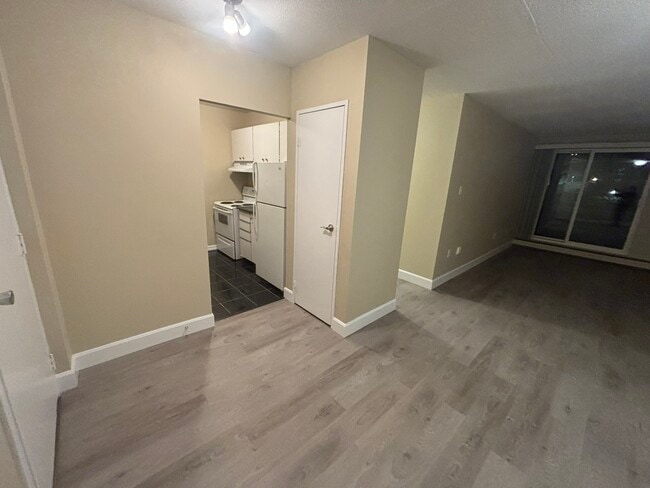 Building Photo - 225-225 Old Carriage Dr