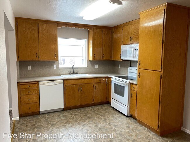 Building Photo - 3 br, 2 bath House - 2009 Plaunt Dr