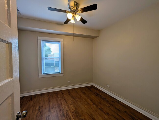 Building Photo - 813 N 23rd Ave