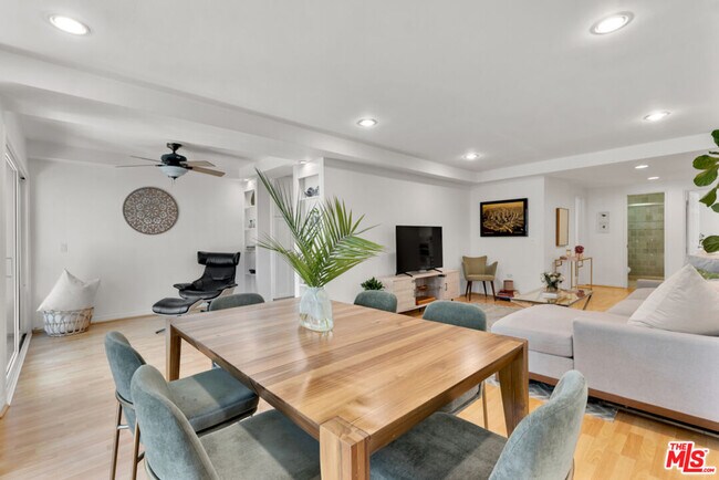 Foto del edificio - 11789 Montana Ave