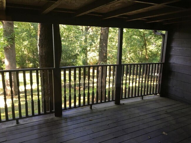 Building Photo - Prime Location Near UofA Campus!! AVAILABL...
