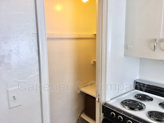 Building Photo - 28 N 200 E