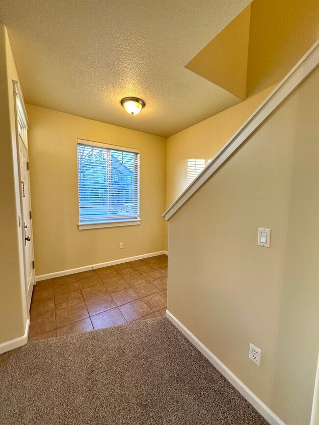 Foto del edificio - 63114 Dakota Dr