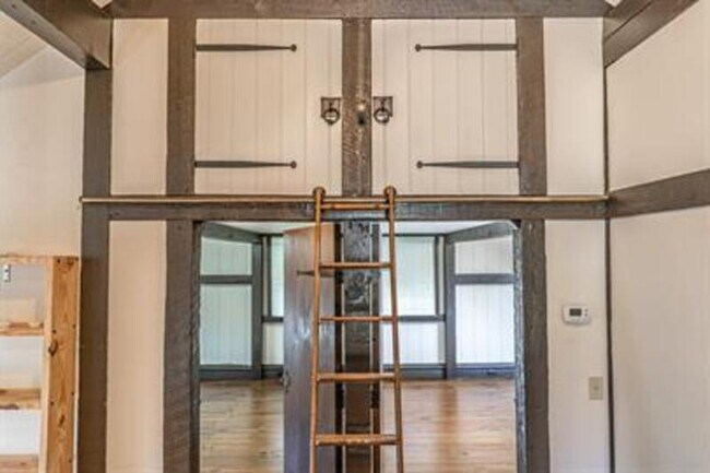 Foto del edificio - 19 Shenecossett Ln
