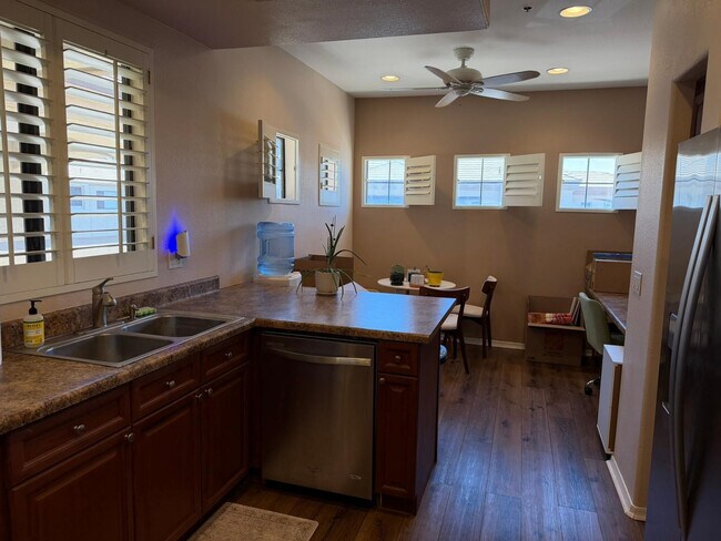 Foto del edificio - 4200 N 82nd St